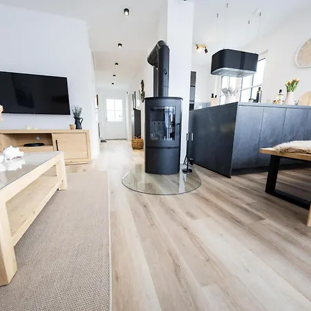 Haus Q Superior - Haelfte 2 * Zingst